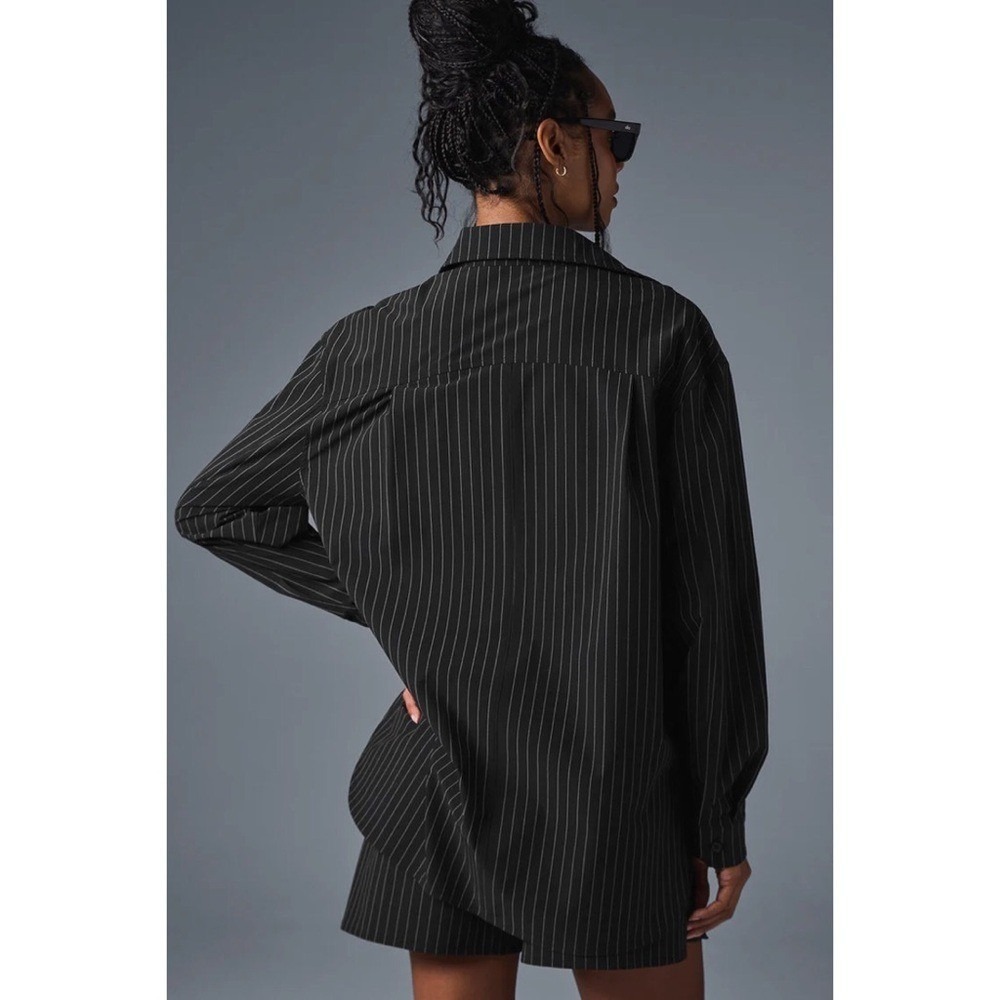 Alo Yoga Pinstripe Daylight Button Down Long Sleeve Black/Titanium XXS - Picture 3 of 15